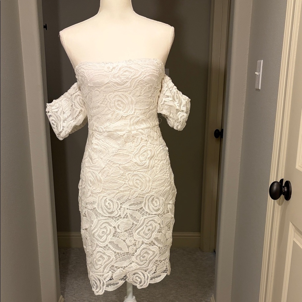 Beautiful Chic Strapless White Lace Dress